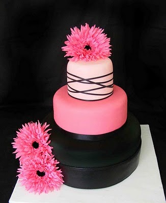 Dark Chocolate & Strawberry Icing Cake